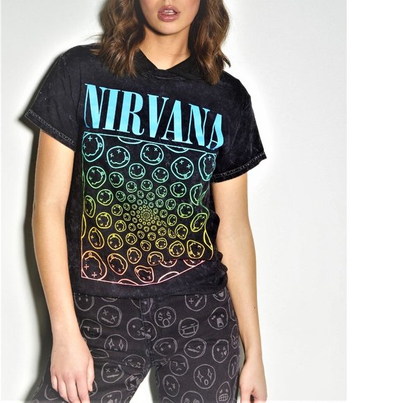 Niravana Smiley Logo Gradient Rainbow Mineral Wash rock Official T-Shirt M NWT - Picture 1 of 3